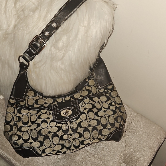 Coach Black and Cream Signature Shoulder Bag - Picture 1 of 3
